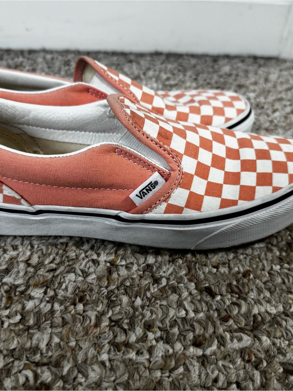 Vans Slip-On Checkerboard in Coral and White
